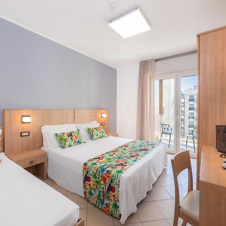 Hotel Amalfi - Smart Hotel Риччоне Екстер'єр фото