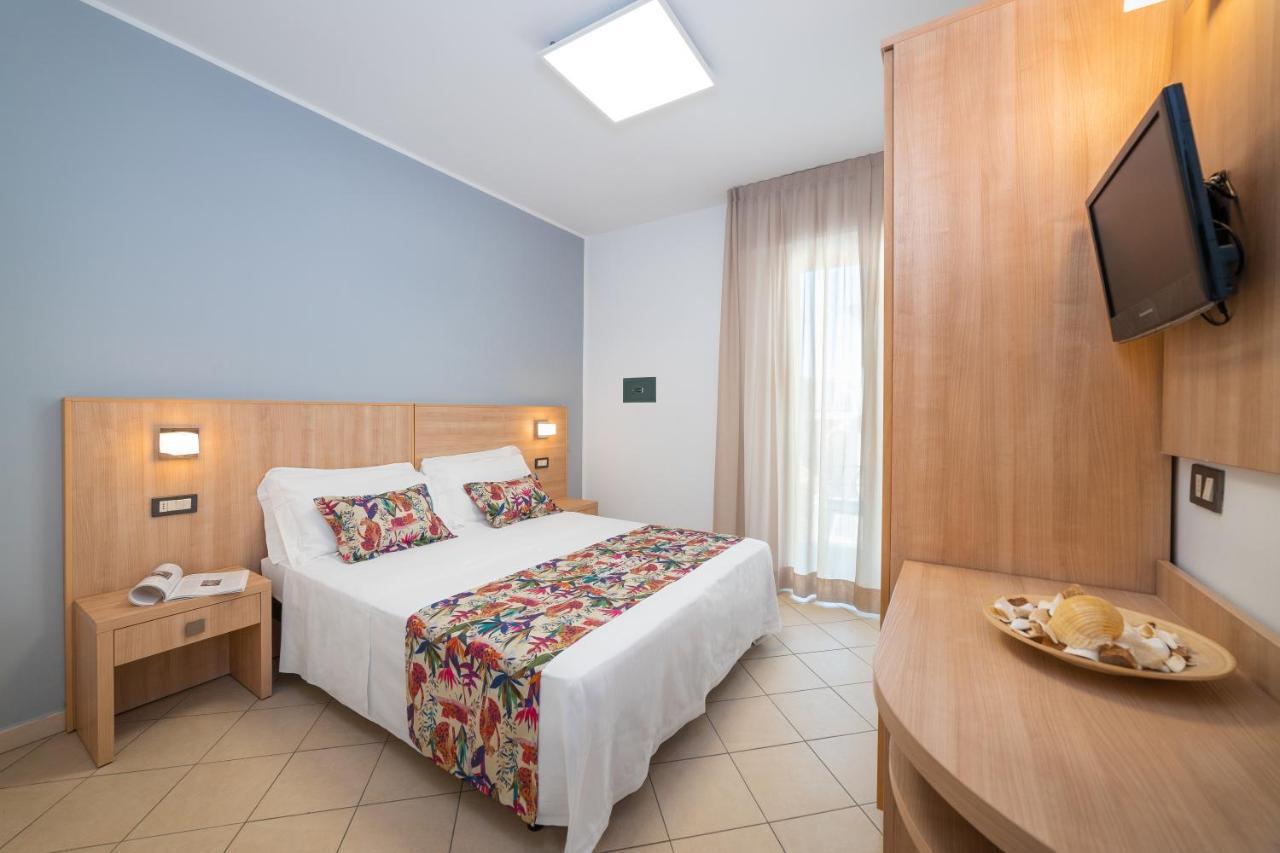 Hotel Amalfi - Smart Hotel Риччоне Екстер'єр фото