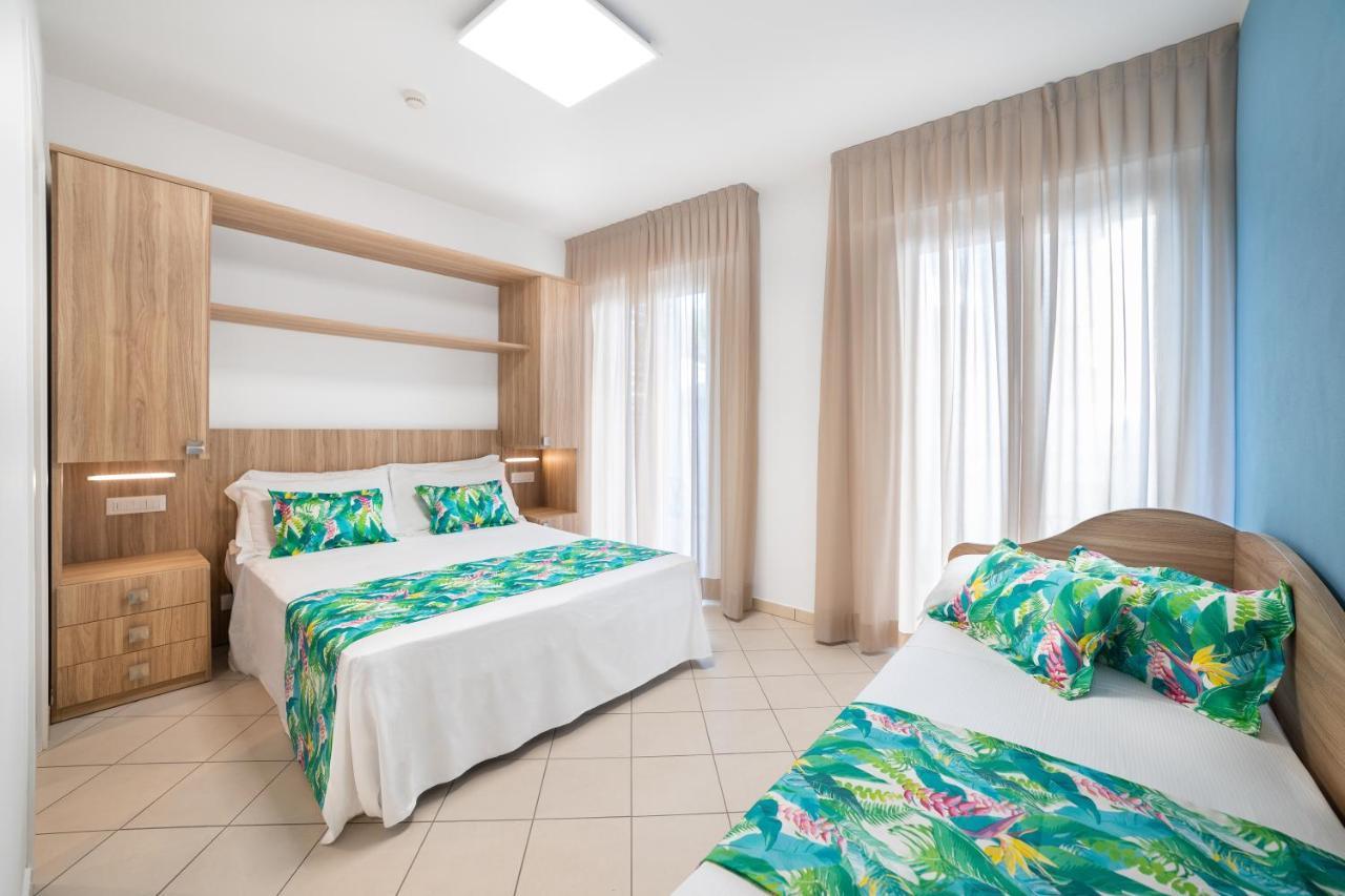 Hotel Amalfi - Smart Hotel Риччоне Екстер'єр фото