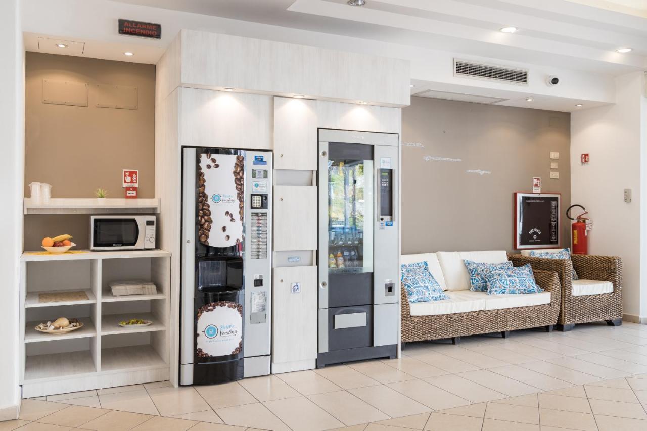 Hotel Amalfi - Smart Hotel Риччоне Екстер'єр фото