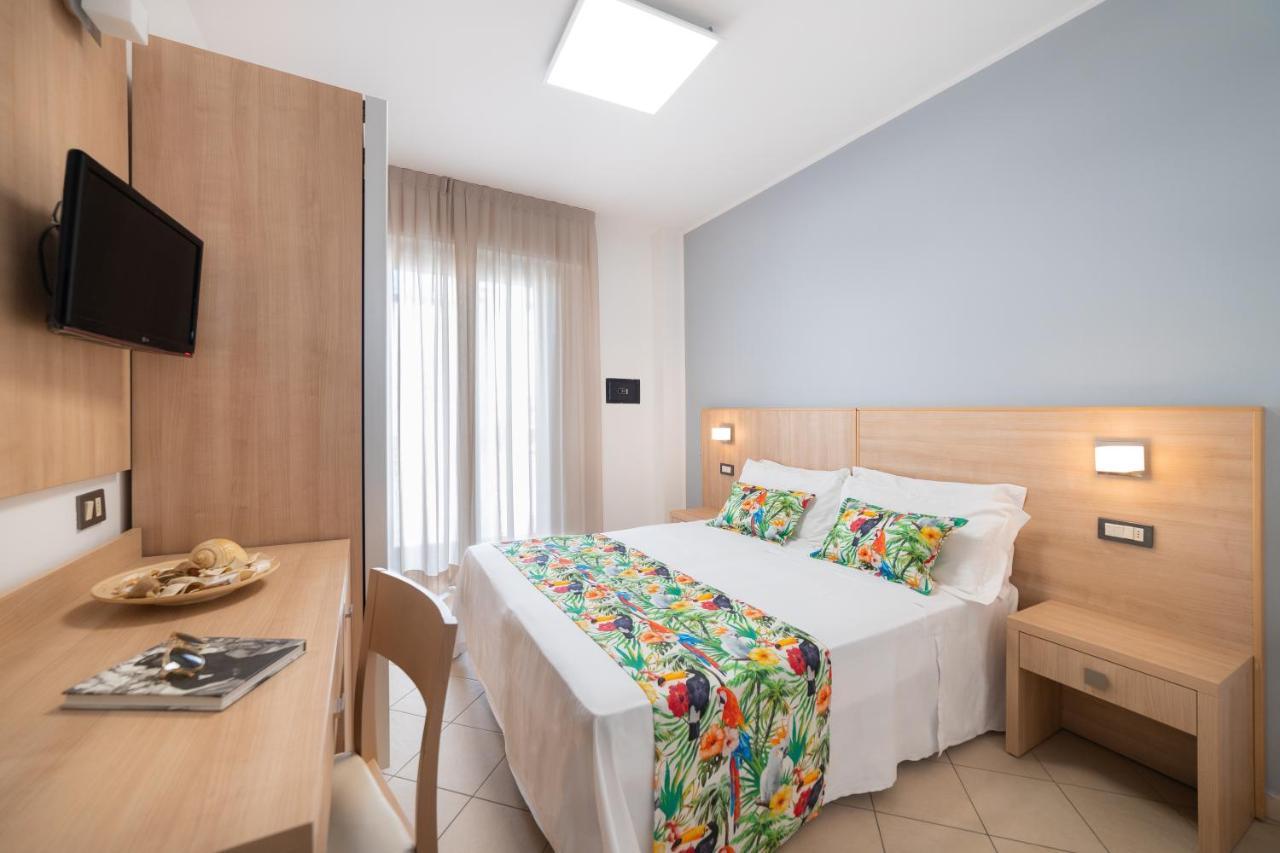 Hotel Amalfi - Smart Hotel Риччоне Екстер'єр фото