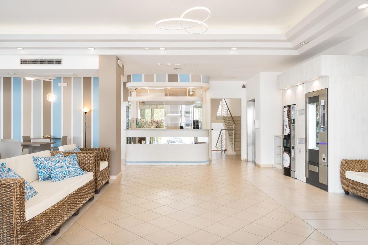 Hotel Amalfi - Smart Hotel Риччоне Екстер'єр фото