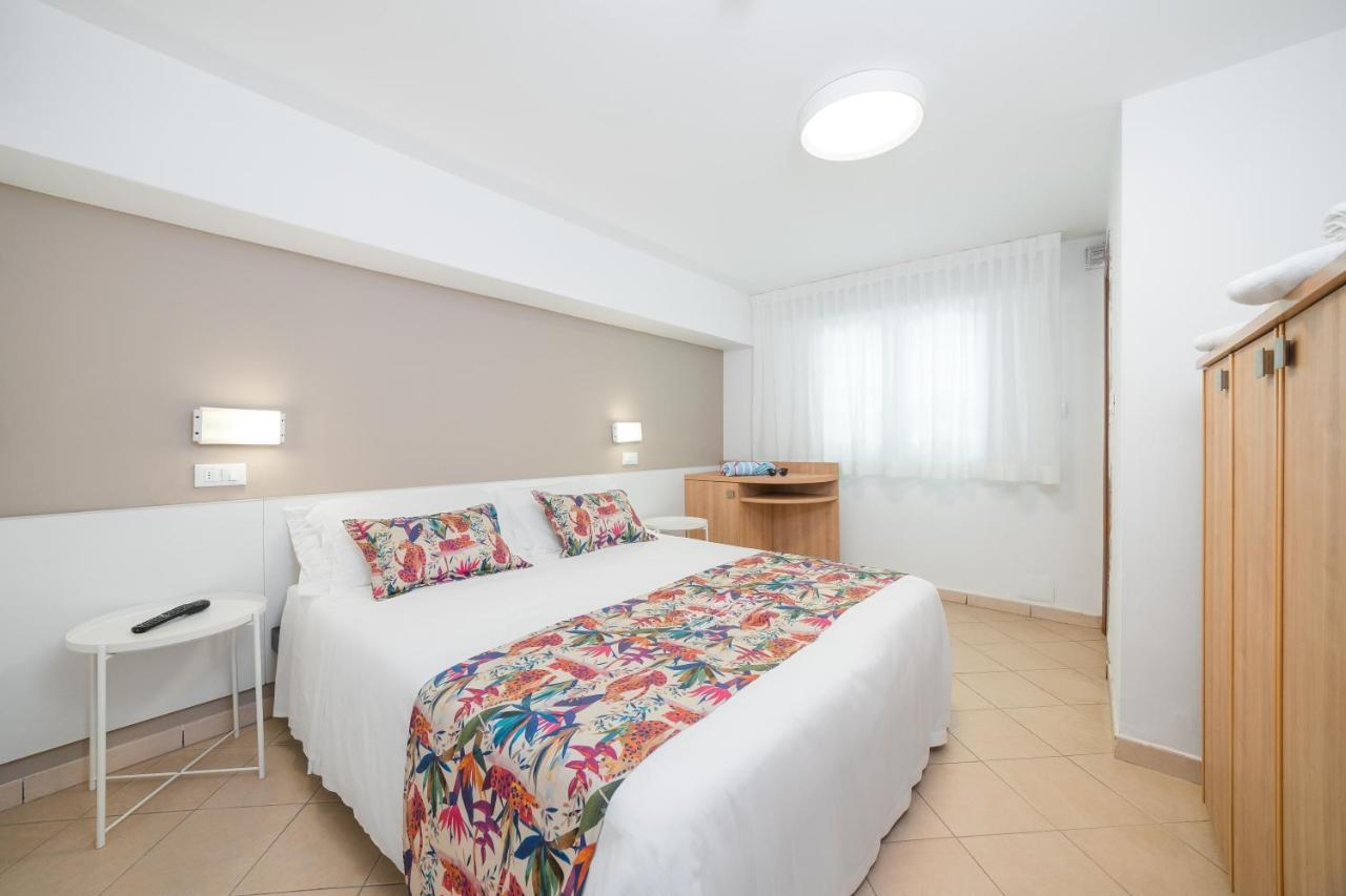 Hotel Amalfi - Smart Hotel Риччоне Екстер'єр фото