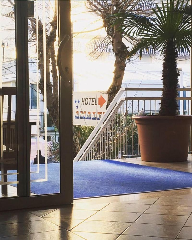 Hotel Amalfi - Smart Hotel Риччоне Екстер'єр фото